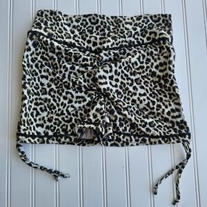 Zyia Active Leopard Print Scrunch Sides & Scrunch Butt Shorts Women's Large